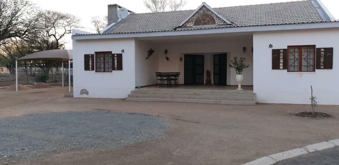 Апартаменты Nooitgedacht Self Catering Cc Окаханджа Экстерьер фото
